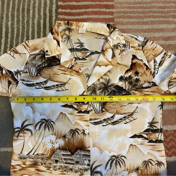 Women’s Hawaiian Aloha Shirt - Tan - Picture 3 of 5